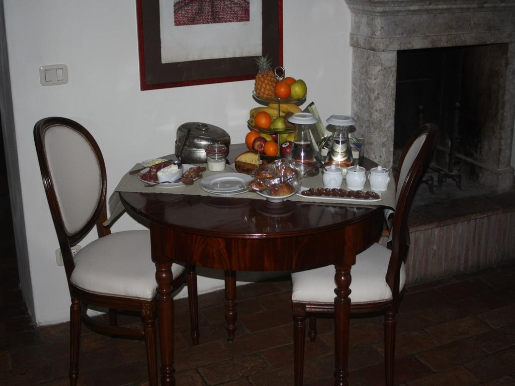 Bed and Breakfast Poggioba Сована Екстер'єр фото